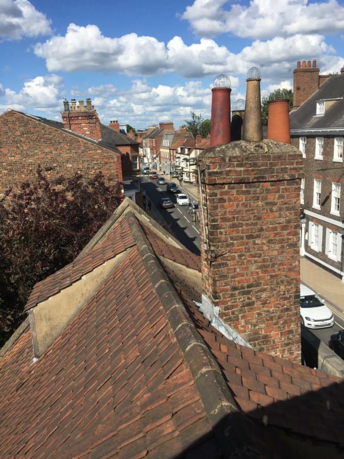 Intown - 60 Second Walk 2 Minster! Hotell York Eksteriør bilde